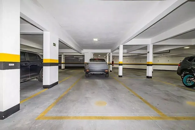 Vaga de garagem coberta no Edifício Annecy, bairro Mercês, Curitiba
